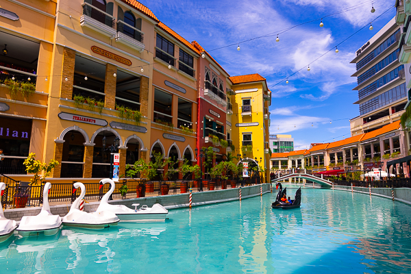 Venice Grand Canal Mall - Photo by Len